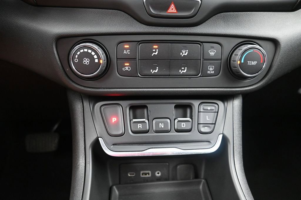 Used 2021 GMC Terrain SLE FWD image 17