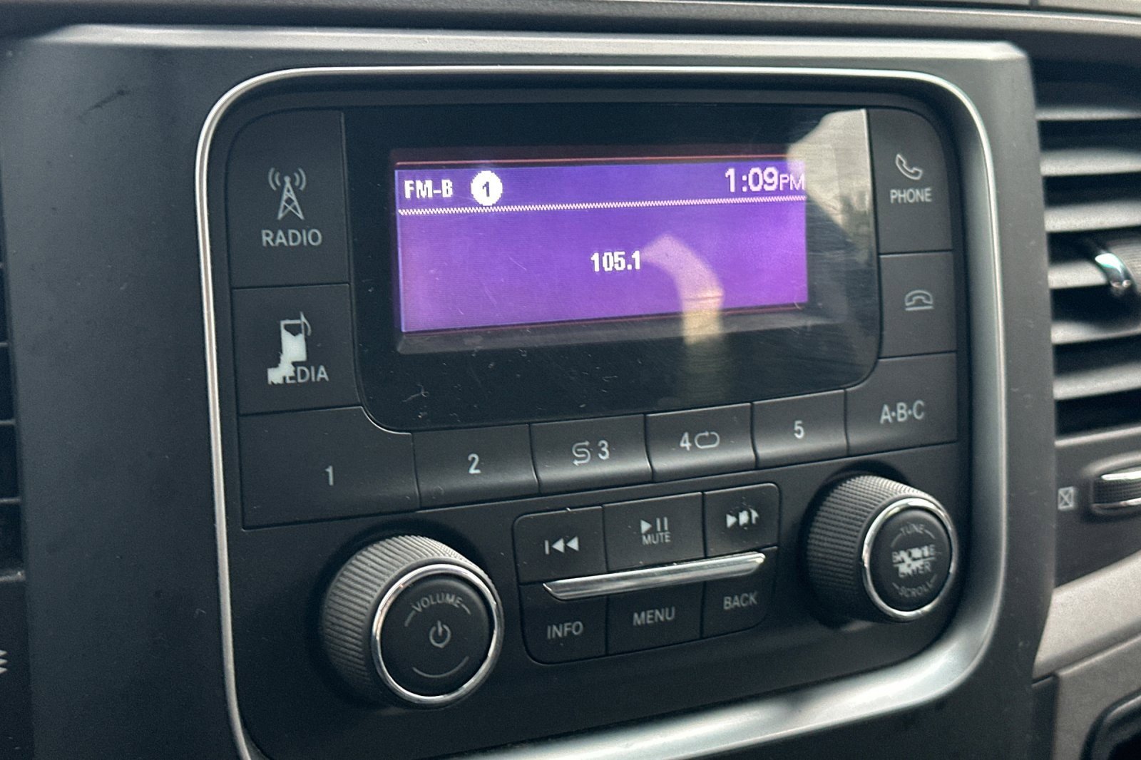 Used 2017 RAM 3500 Tradesman image 17