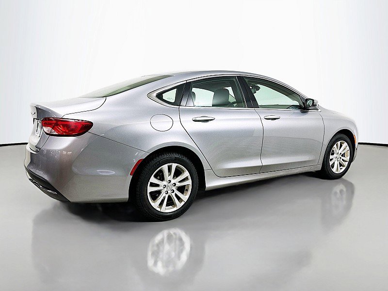 Used 2016 Chrysler 200 Limited image 7
