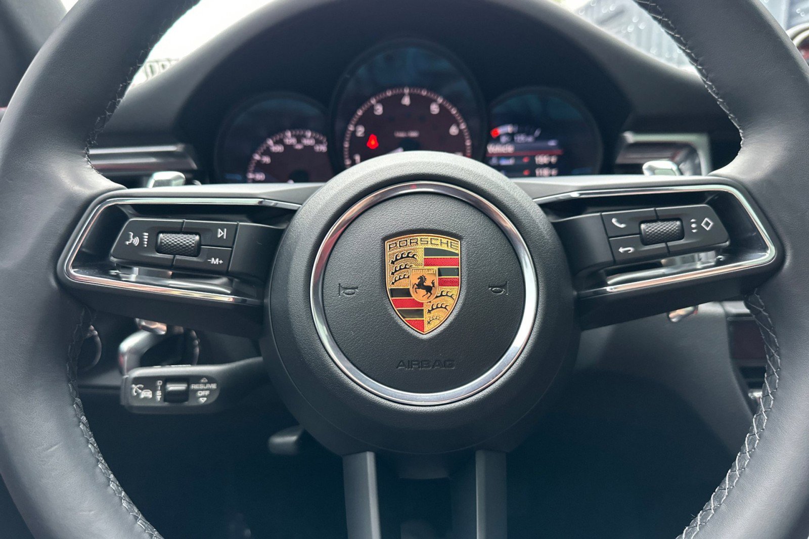 Used 2023 Porsche Macan S image 24