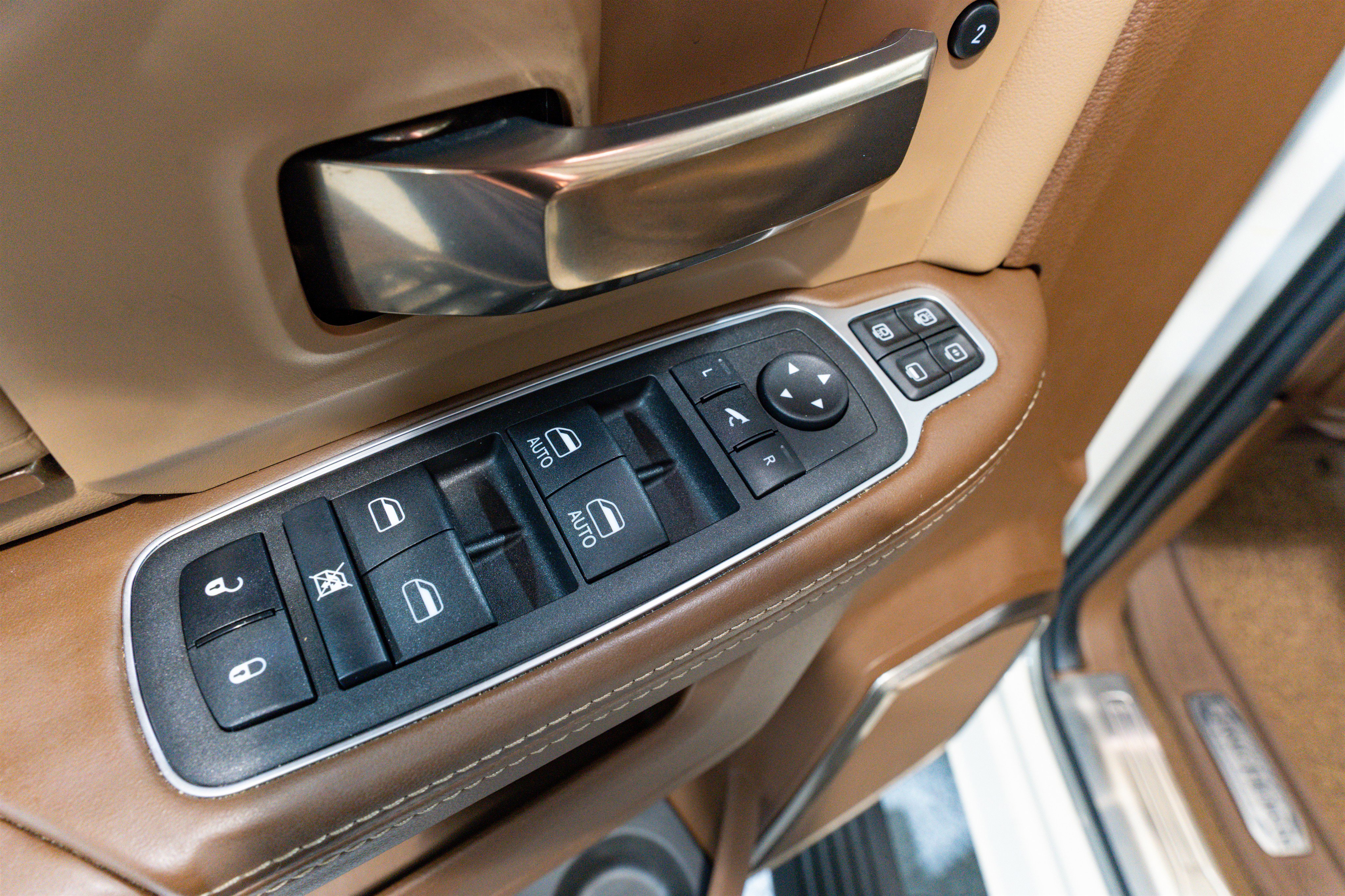 Used 2023 RAM 3500 Limited image 18