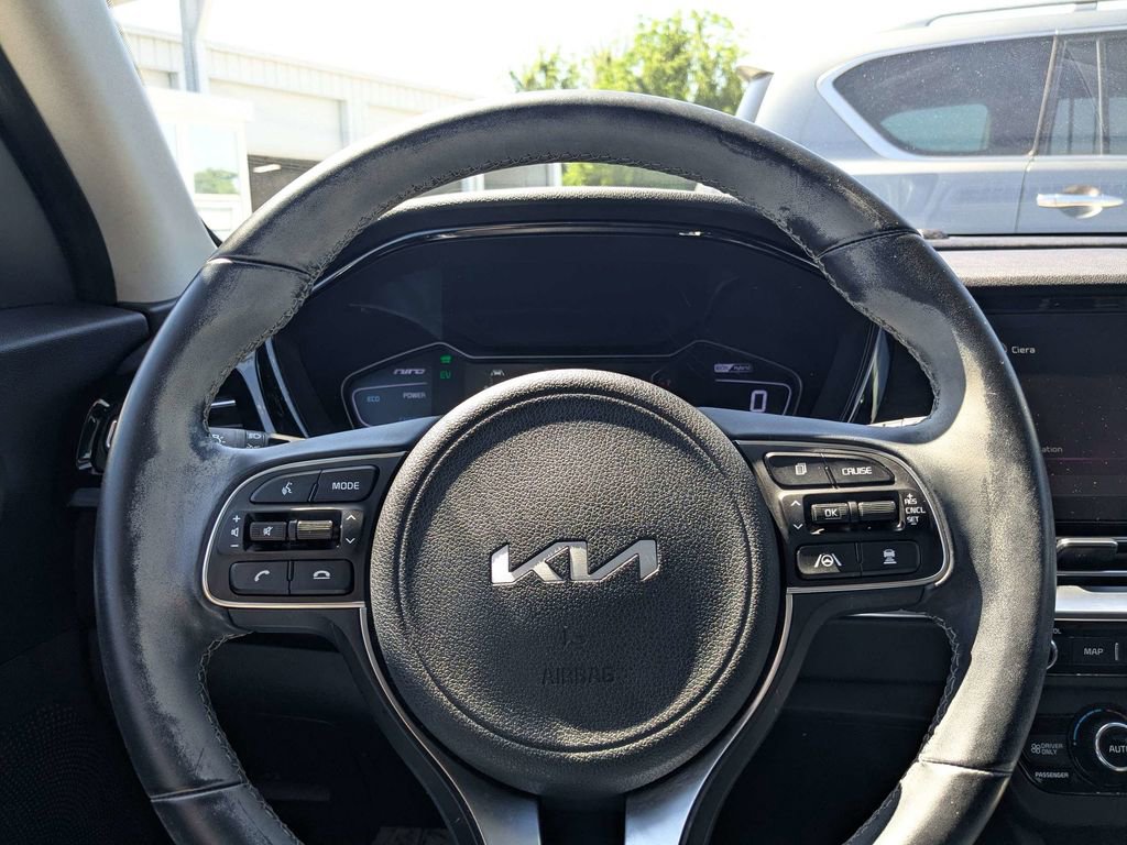 Used 2022 Kia Niro Touring Special Edition FWD image 21
