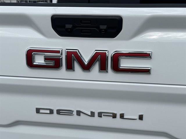 Used 2026 GMC Sierra 2500 Denali w/ Denali Reserve Package image 7