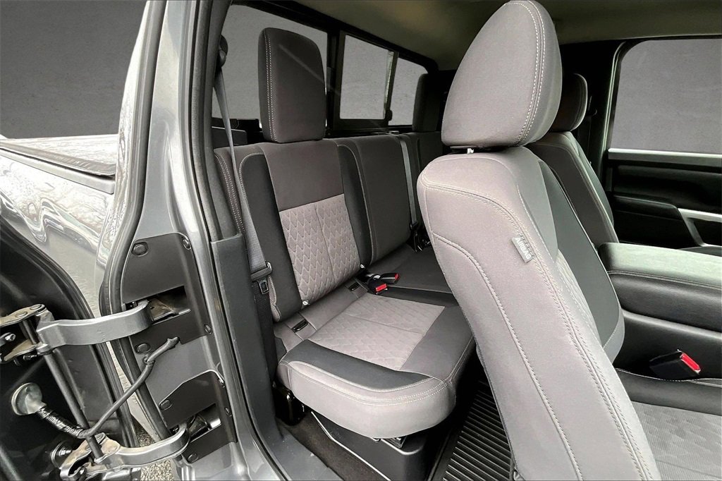 Used 2020 Nissan Titan SV w/ SV Convenience Package image 25