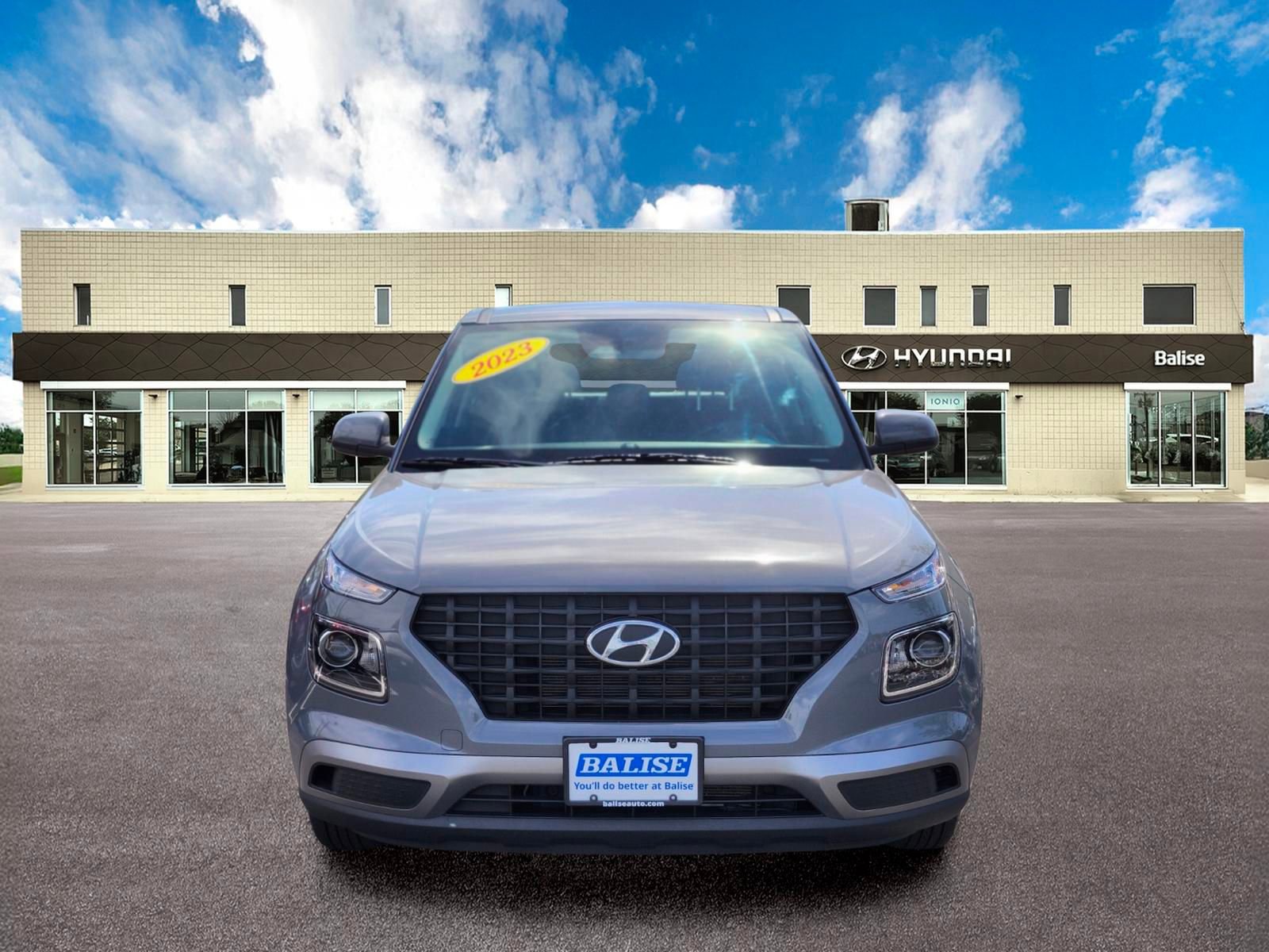 Used 2023 Hyundai Venue SE FWD image 8