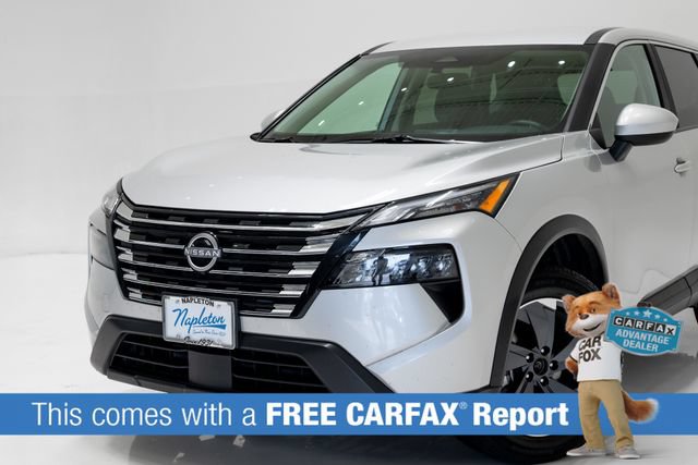 Used 2025 Nissan Rogue SV FWD image 2