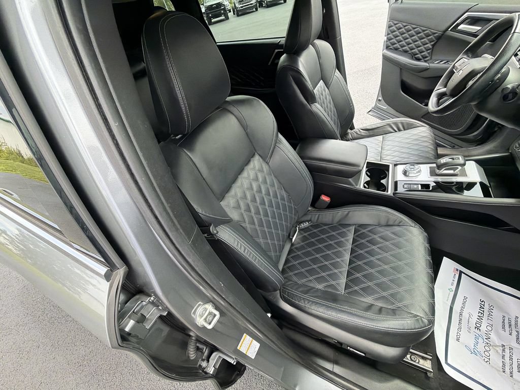 Used 2022 Mitsubishi Outlander SEL AWD/4WD image 30