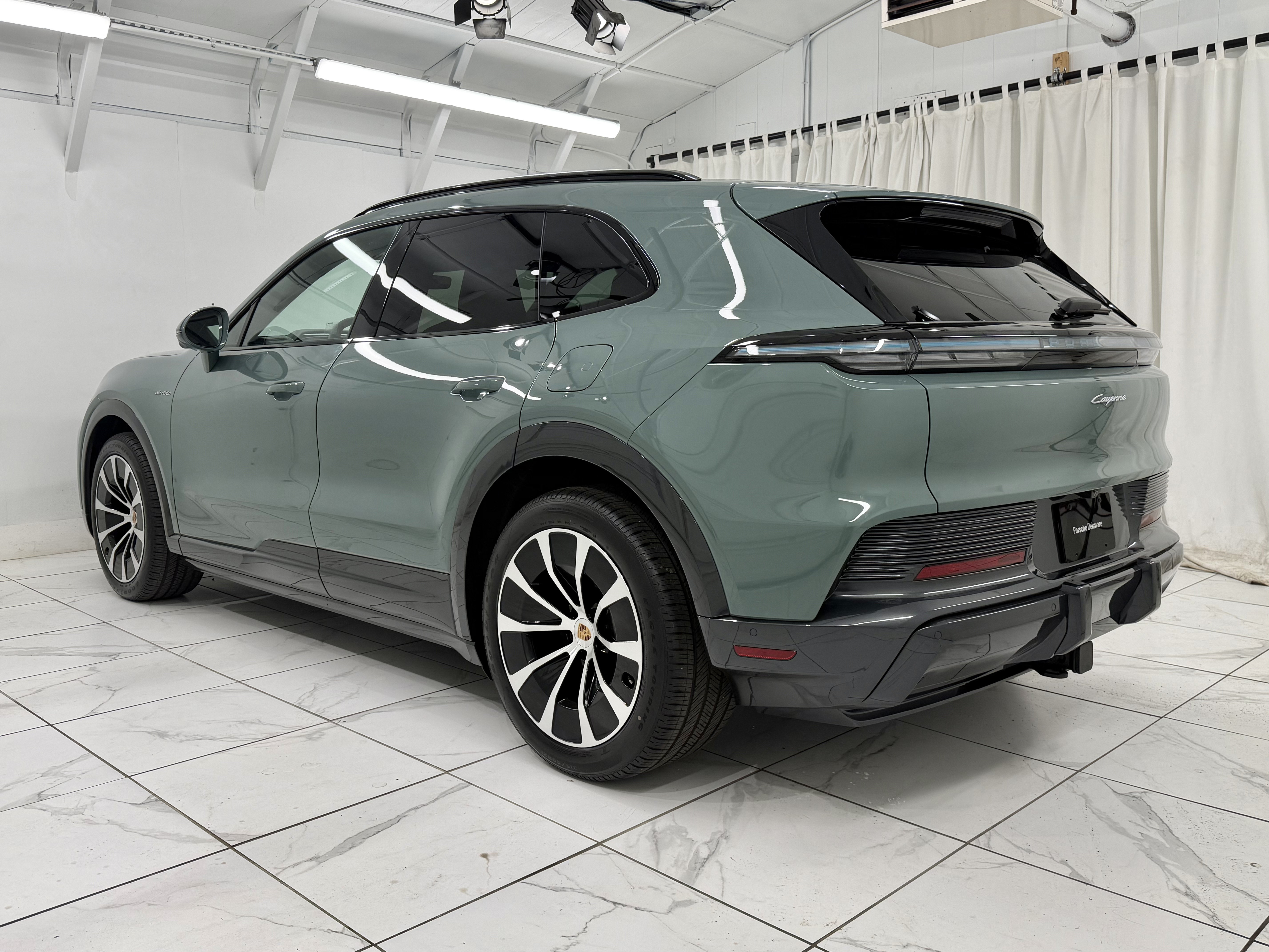 New 2026 Porsche Cayenne Electric AWD/4WD image 14