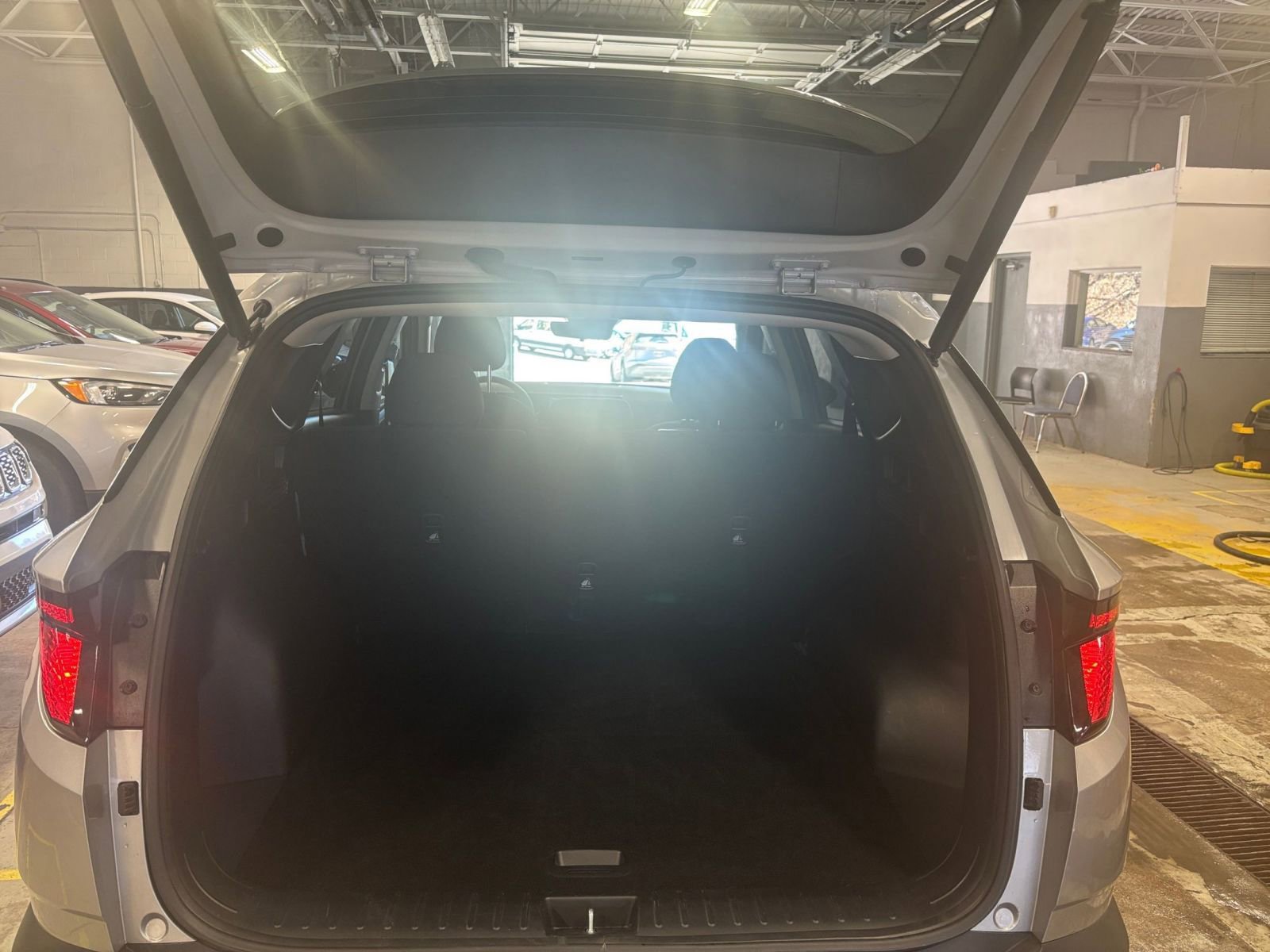 Used 2025 Hyundai Tucson SEL FWD image 33