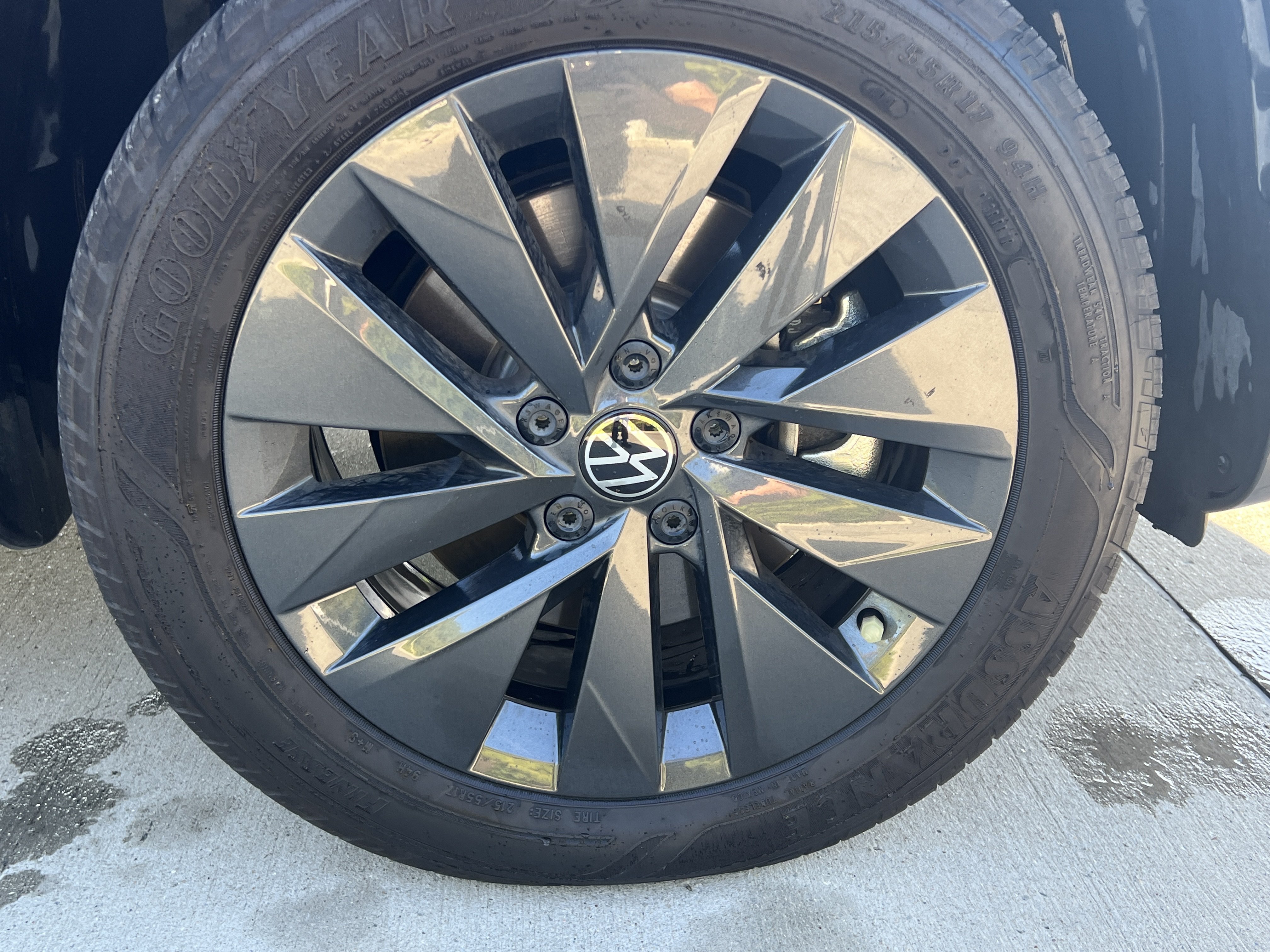 Certified 2024 Volkswagen Taos S FWD image 11