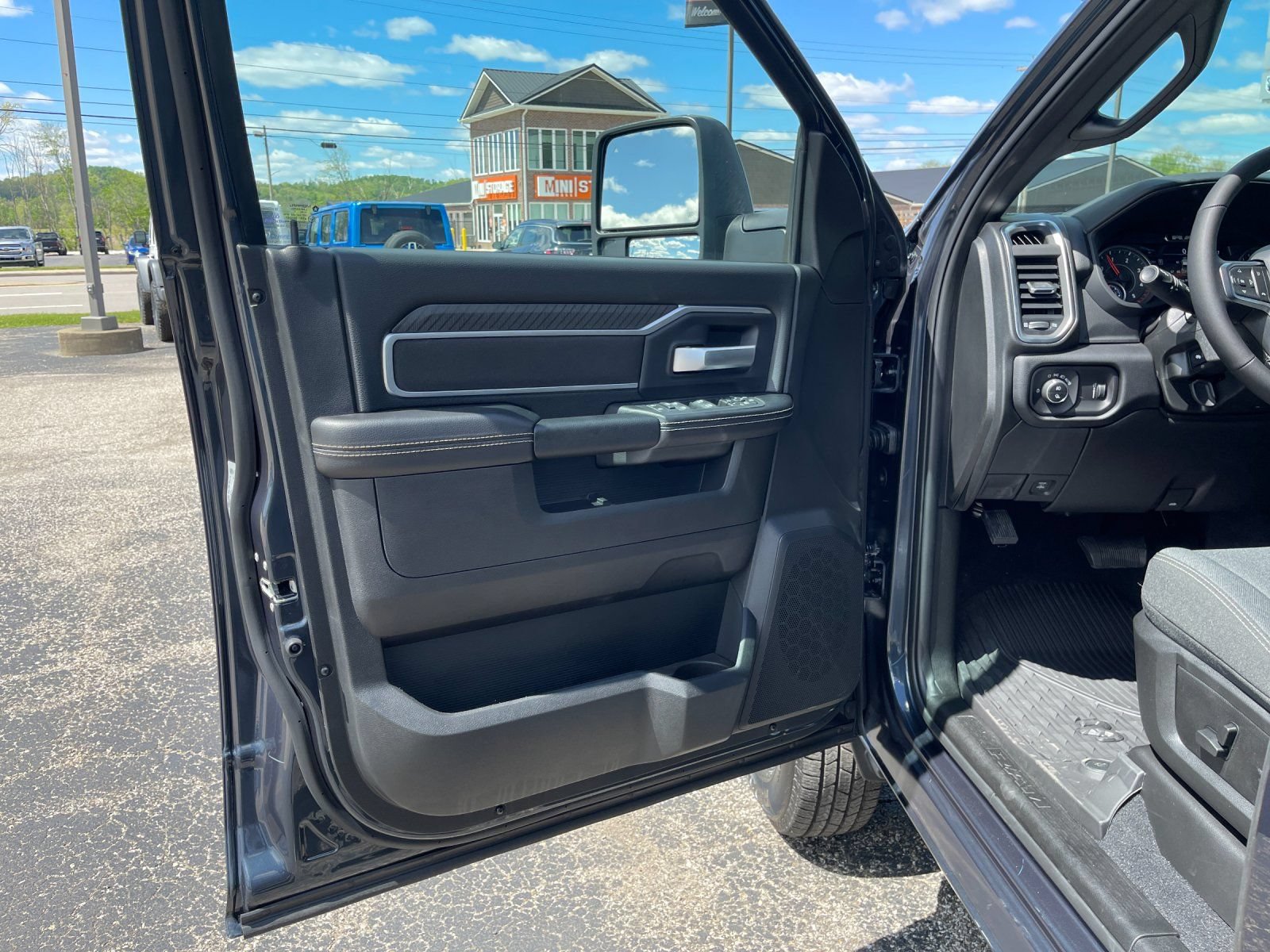 New 2026 RAM 3500 Big Horn AWD/4WD image 11