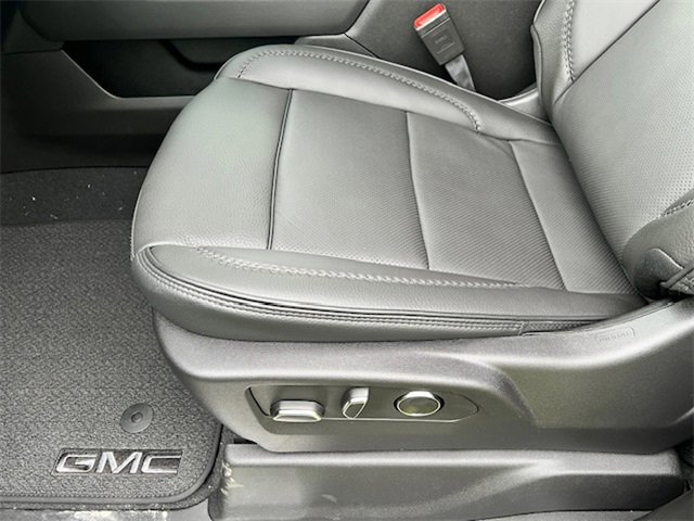 New 2025 GMC Sierra 3500 Denali w/ Denali Reserve Package image 38