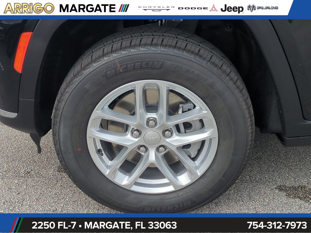 New 2026 Jeep Grand Cherokee L Laredo AWD/4WD image 11