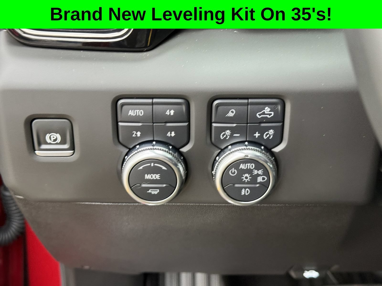 Used 2025 GMC Sierra 2500 AT4 w/ AT4 Premium Plus Package AWD/4WD image 33