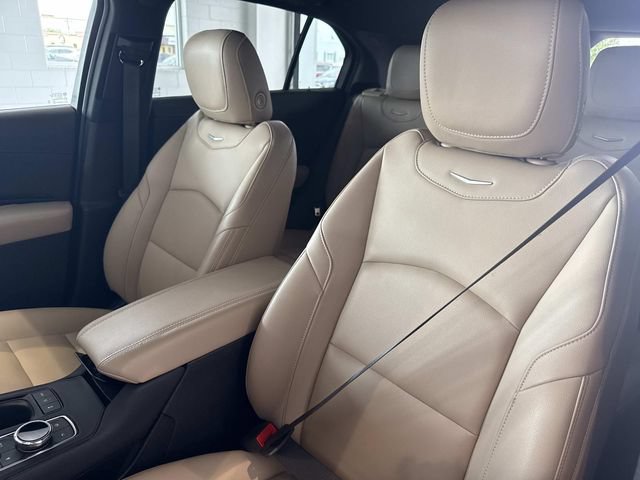 Certified 2024 Cadillac XT4 Luxury w/ Cold Weather Package AWD/4WD image 19