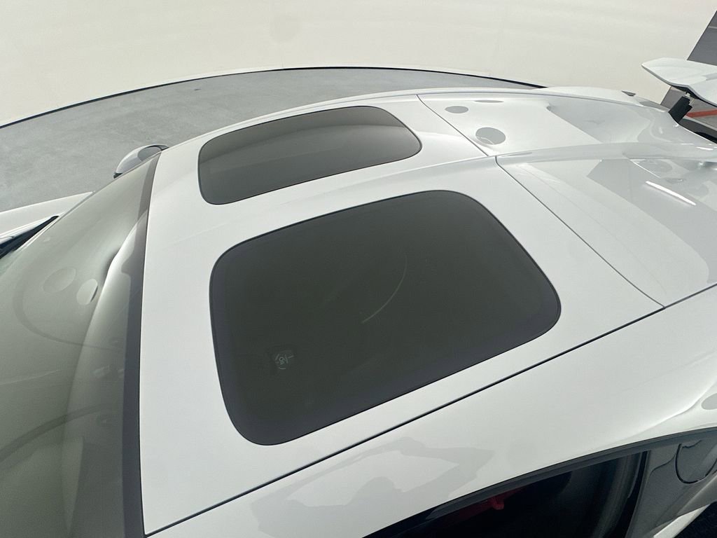 Used 2019 Bugatti Chiron image 34