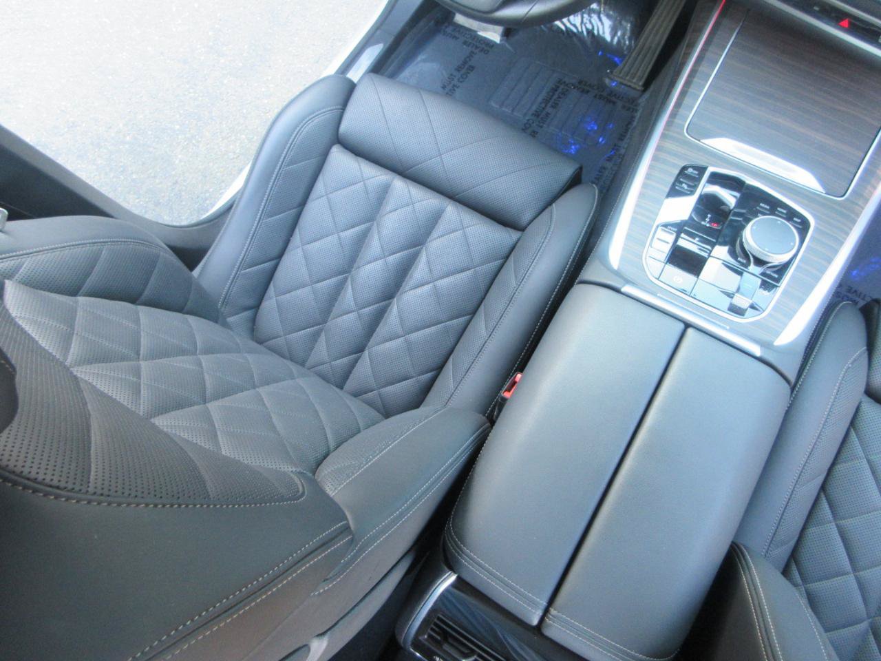Used 2025 BMW X7 xDrive40i w/ Premium Package AWD/4WD image 18