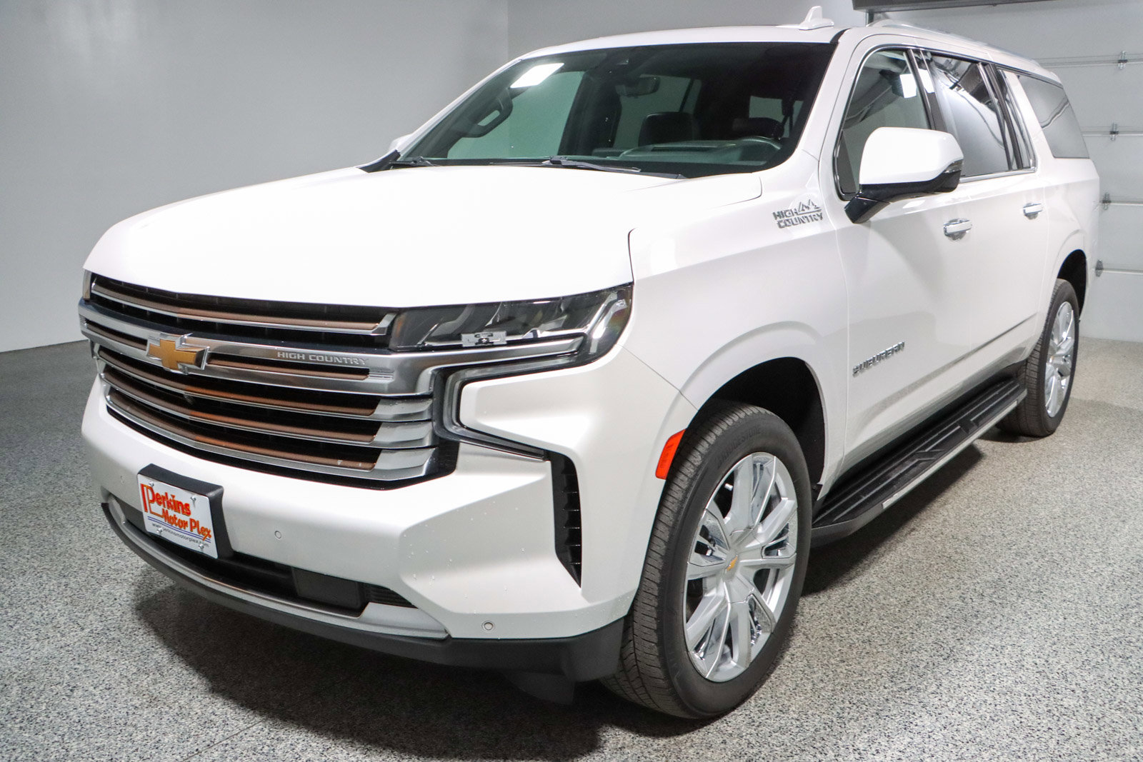 Used 2023 Chevrolet Suburban High Country image 38