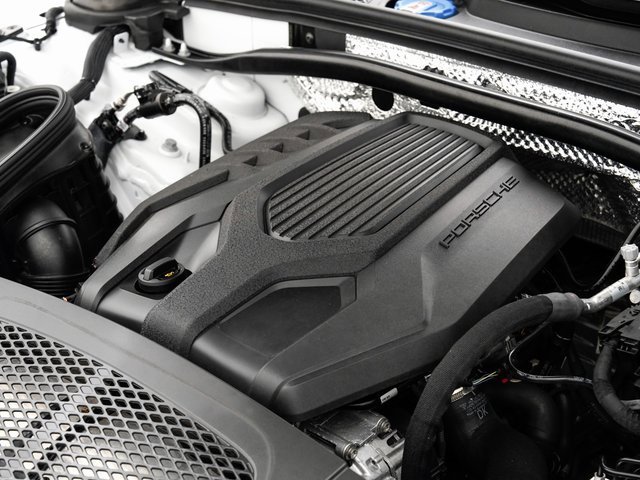 Used 2025 Porsche Macan image 29