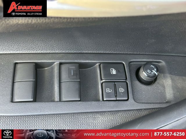 Used 2021 Toyota Corolla LE w/ LE Convenience Package FWD image 21