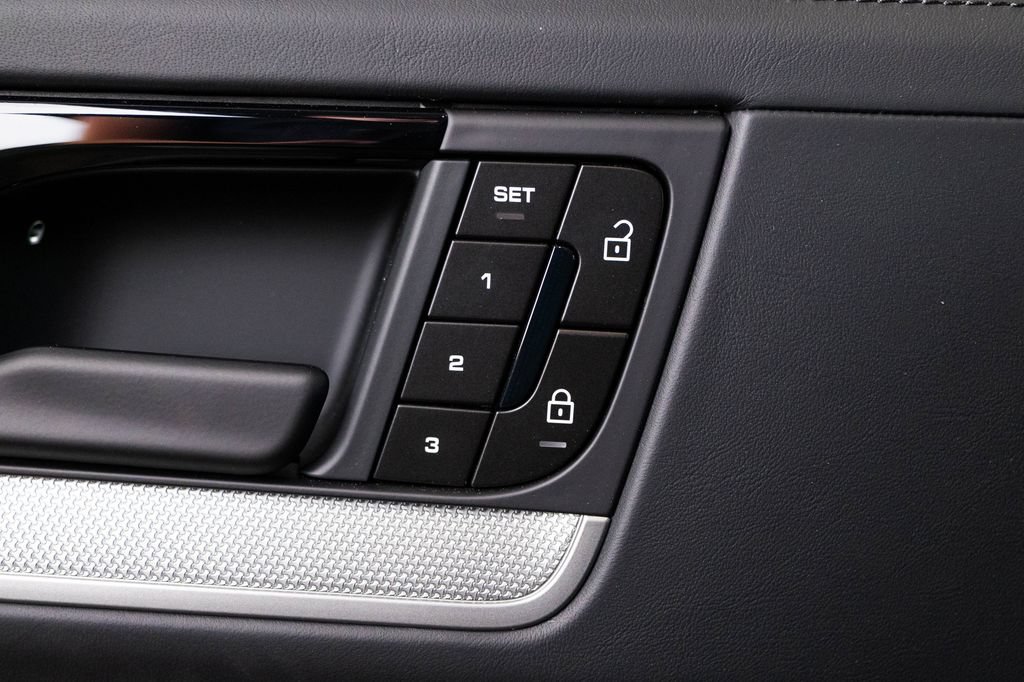 New 2026 Porsche Cayenne AWD/4WD image 18