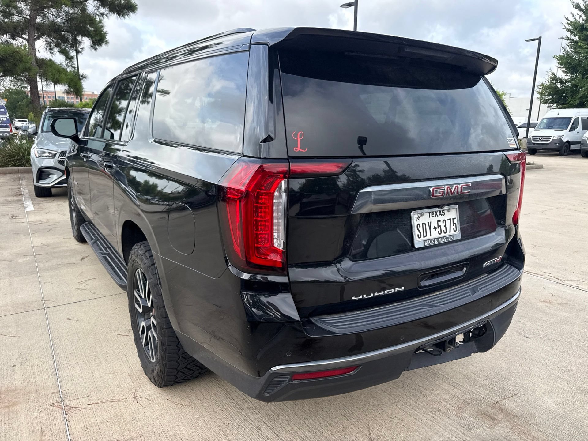 Used 2022 GMC Yukon XL AT4 AWD/4WD image 6