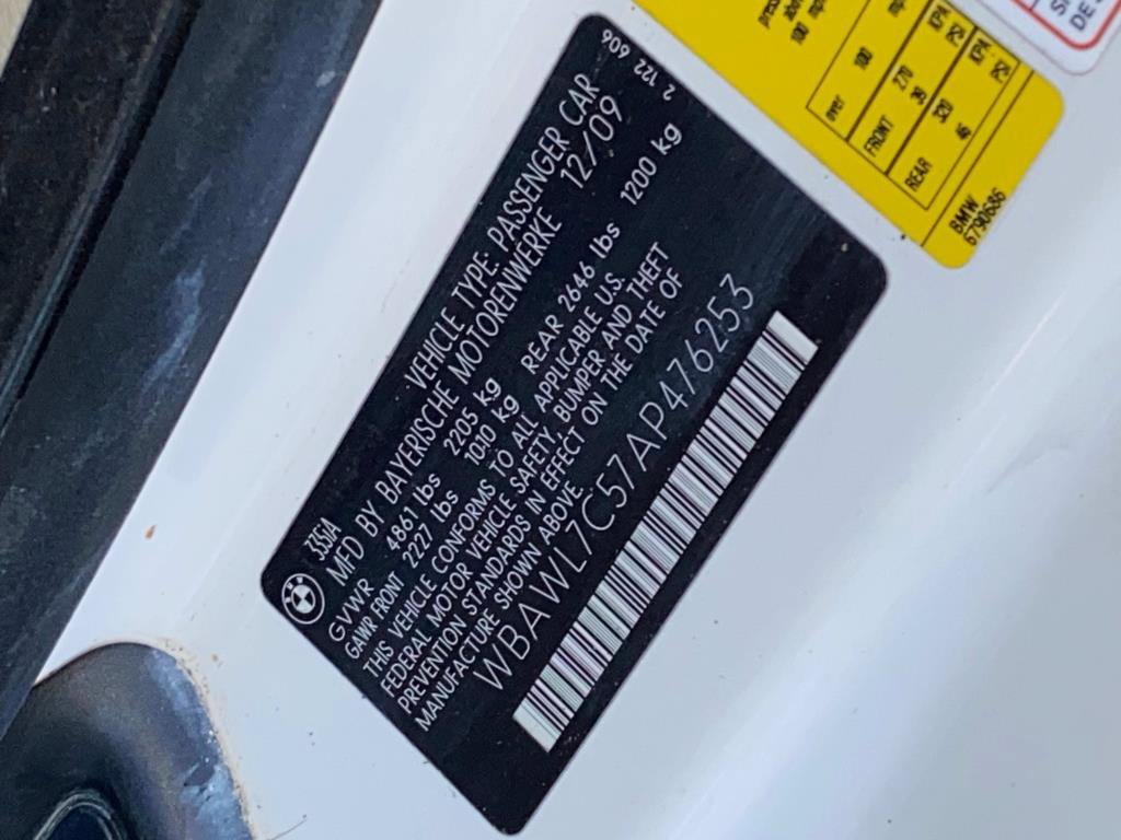 Used 2010 BMW 335i Convertible image 10