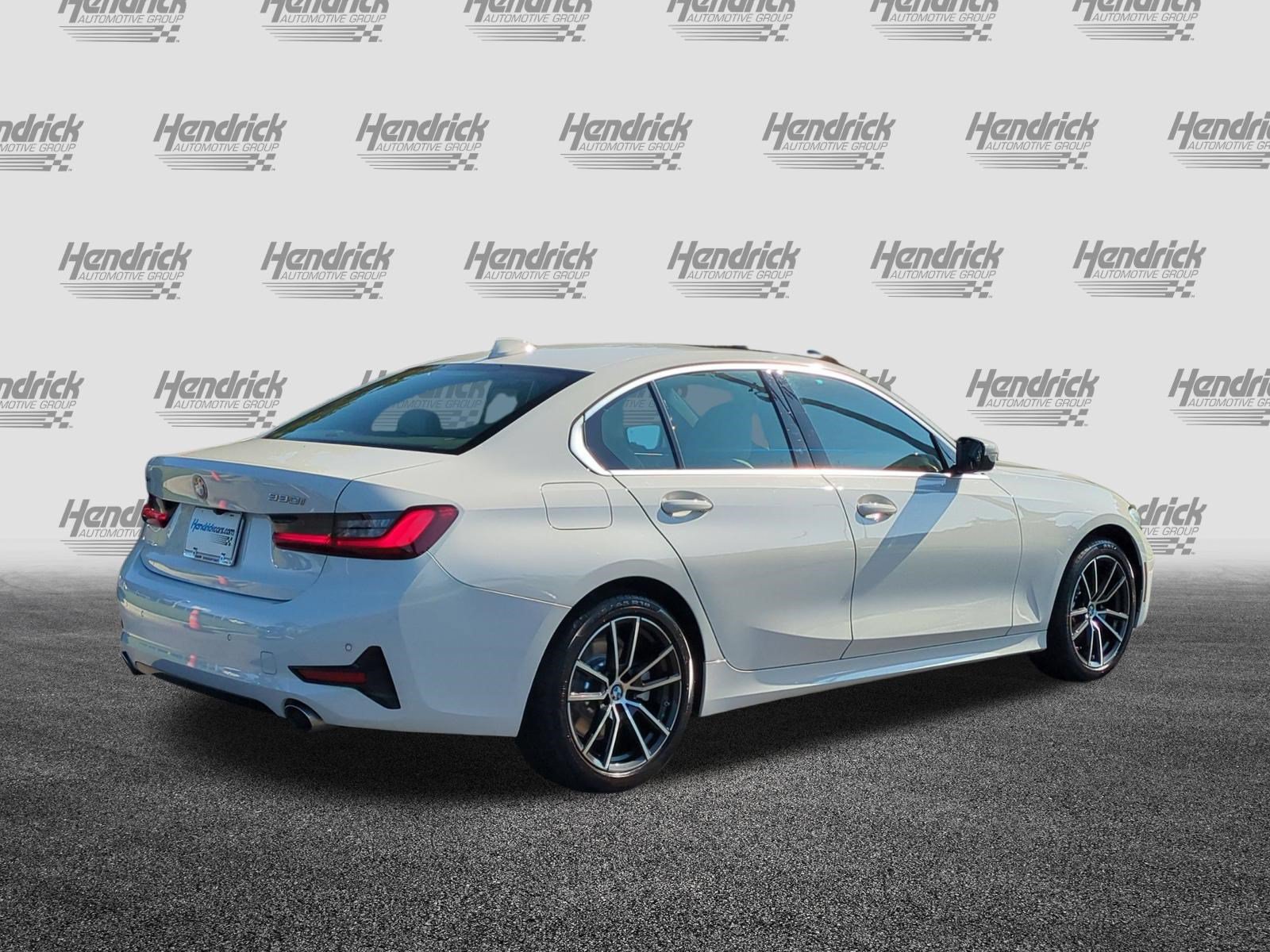 Certified 2022 BMW 330i xDrive Sedan w/ Premium Package 2 AWD/4WD image 10
