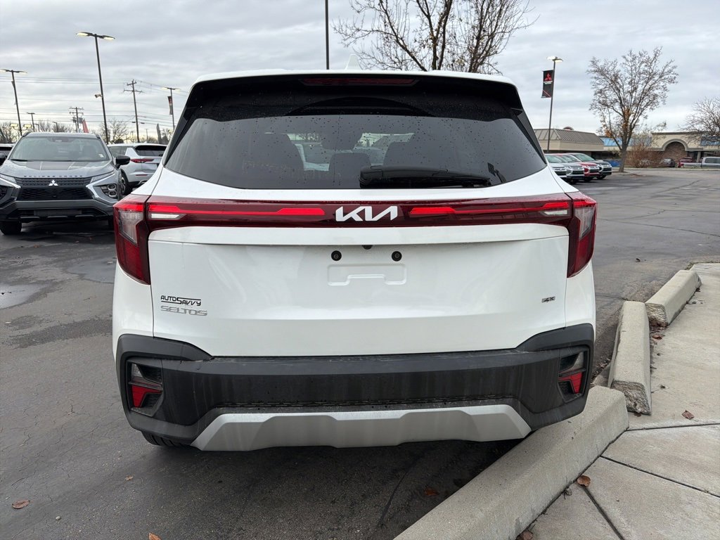Used 2024 Kia Seltos LX image 4