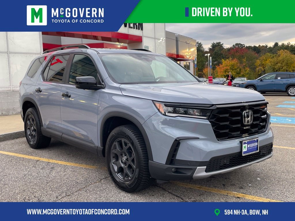 Used 2025 Honda Pilot TrailSport image 7