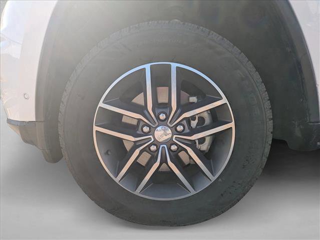 Used 2018 Jeep Grand Cherokee Limited AWD/4WD image 18
