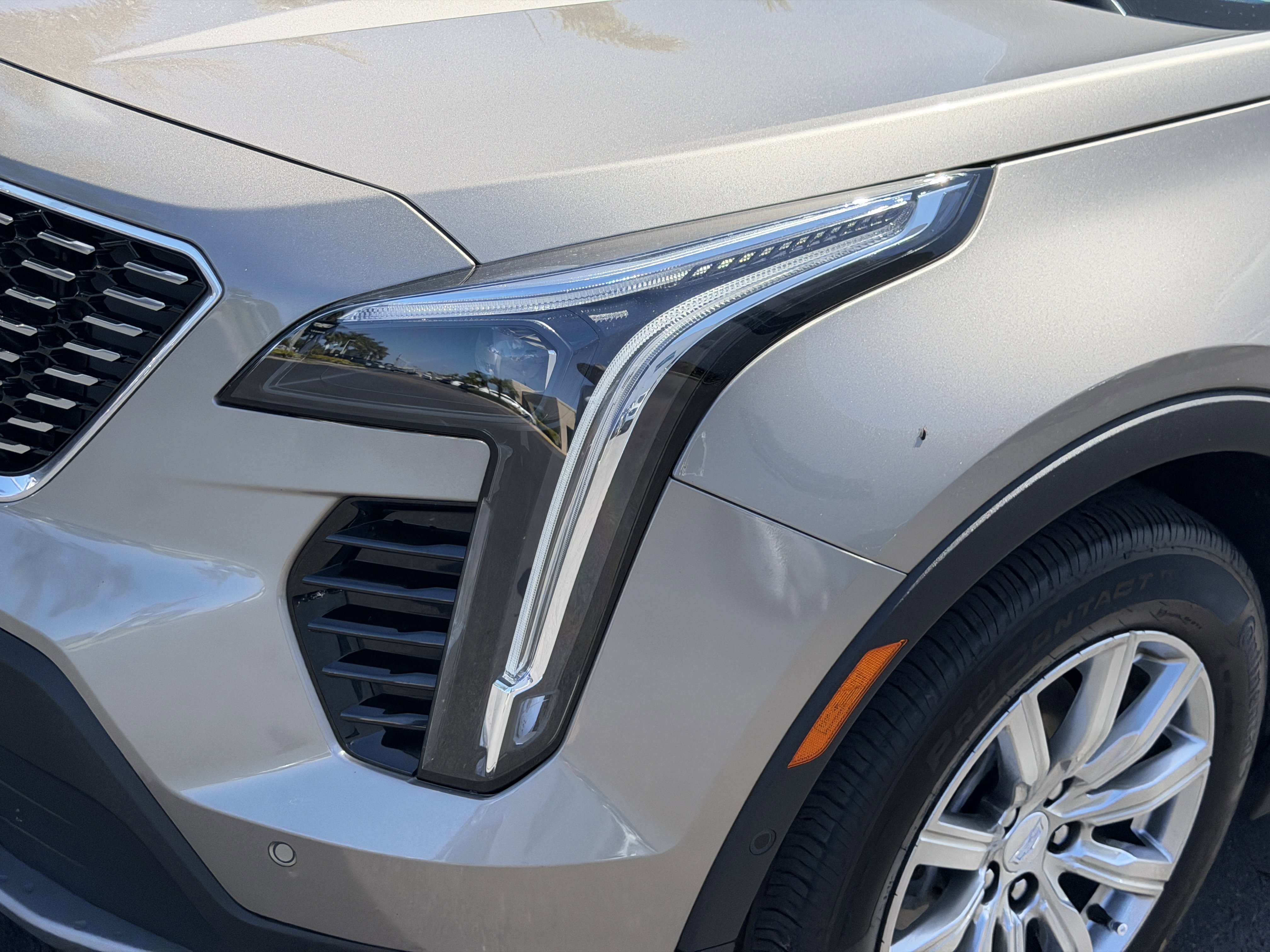 Certified 2022 Cadillac XT4 Premium Luxury w/ Technology Package FWD image 8