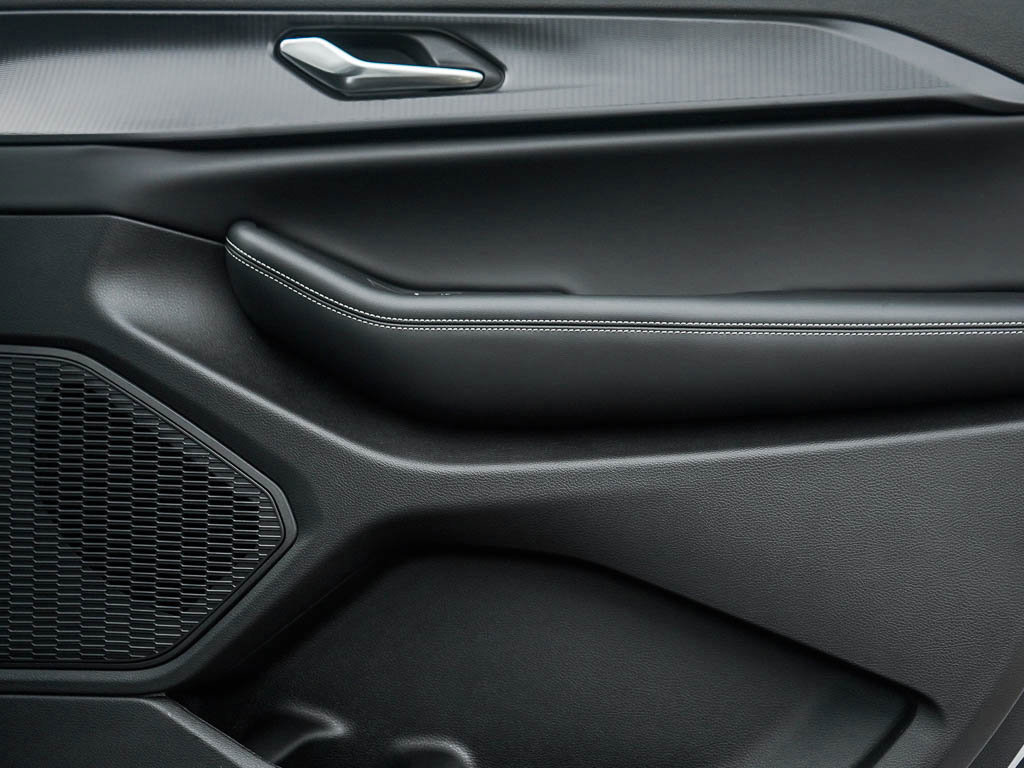 New 2025 Jeep Grand Cherokee L Laredo w/ Luxury Tech Group I image 9