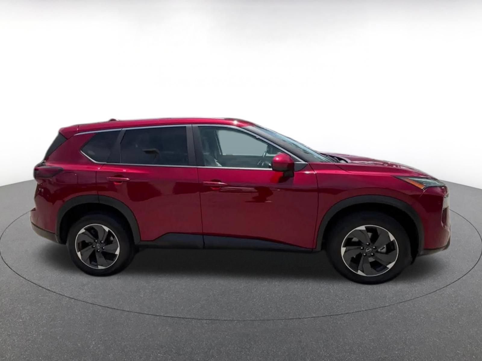 Used 2025 Nissan Rogue SV FWD image 15