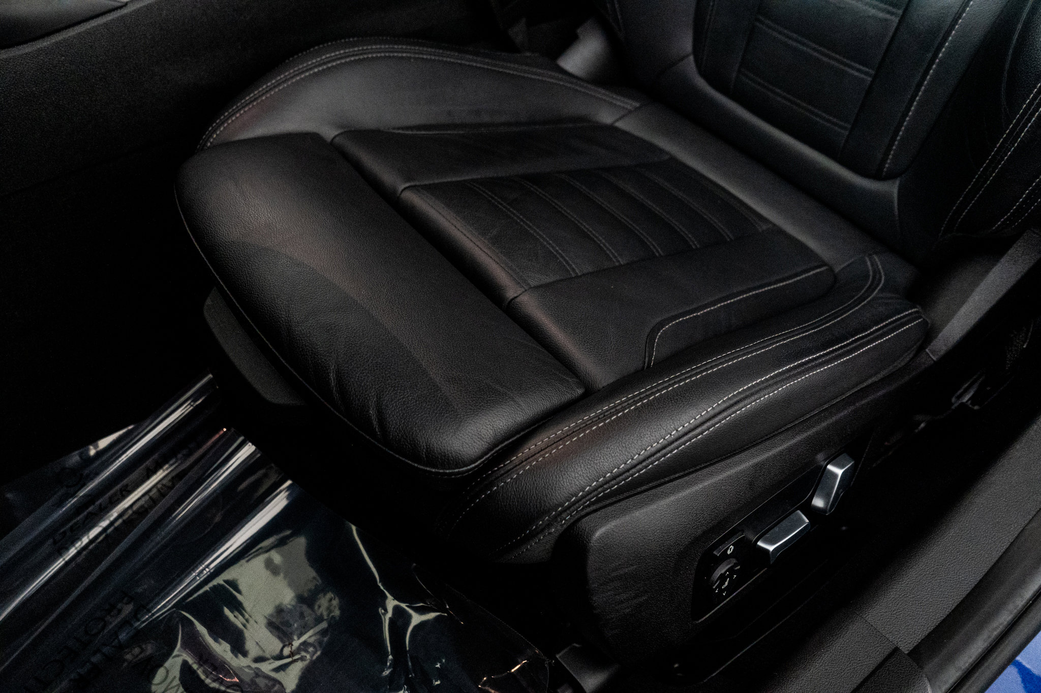 Used 2020 BMW 330i Sedan w/ Executive Package image 27