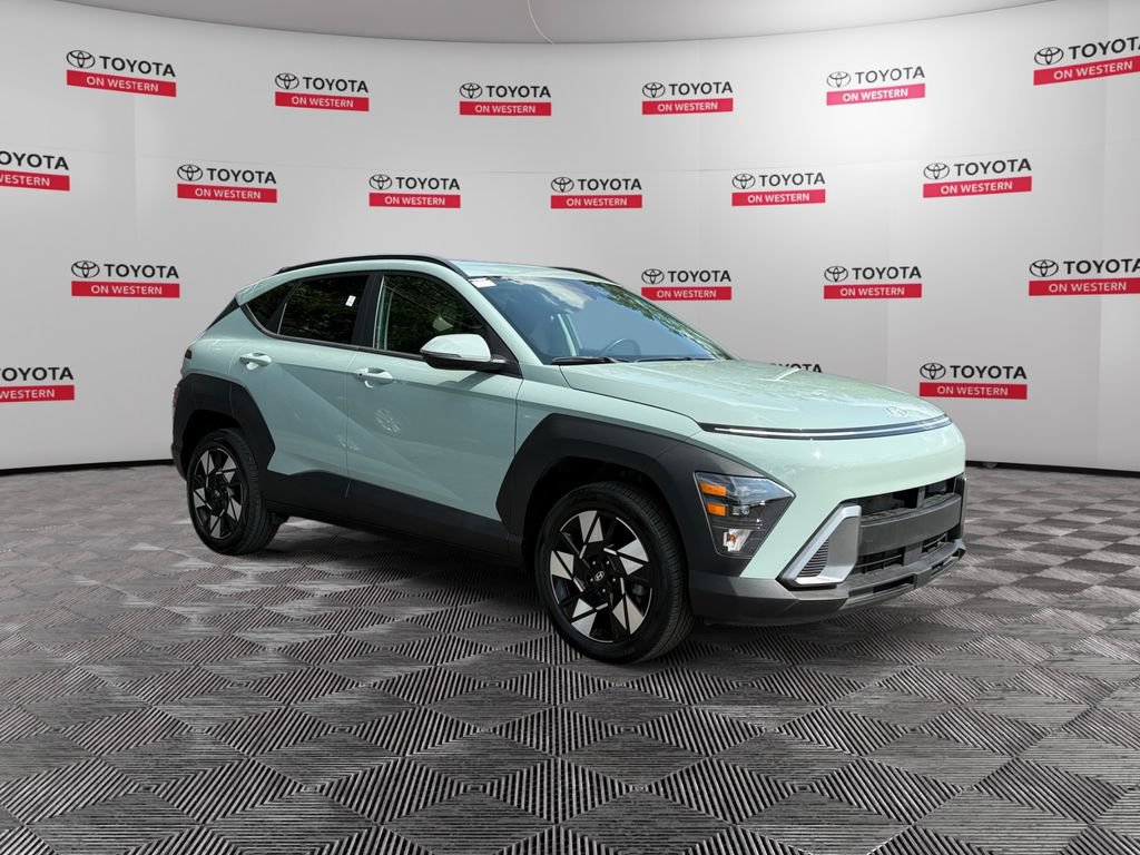 Used 2025 Hyundai Kona SEL AWD/4WD image 3