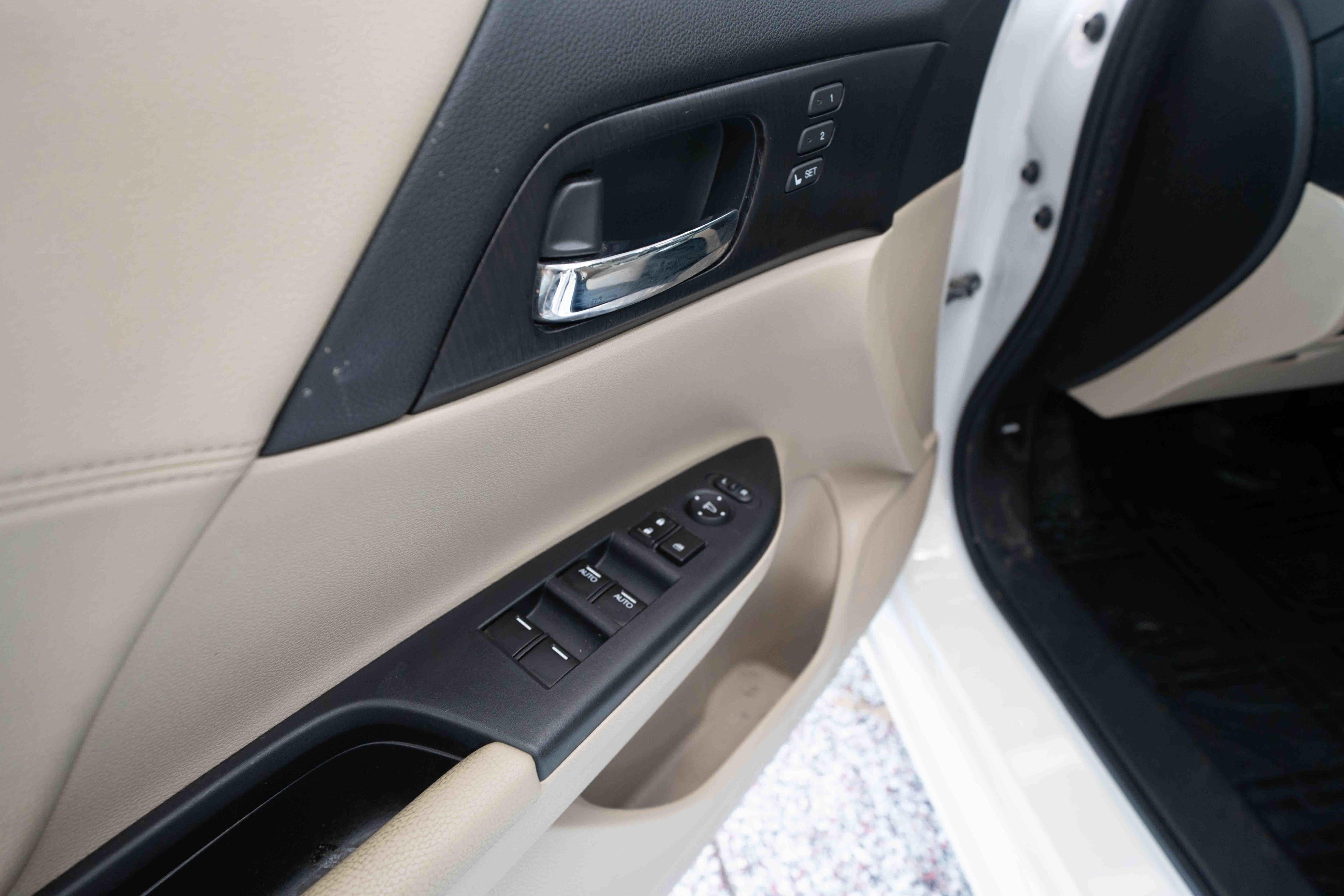 Used 2013 Honda Accord EX-L image 7