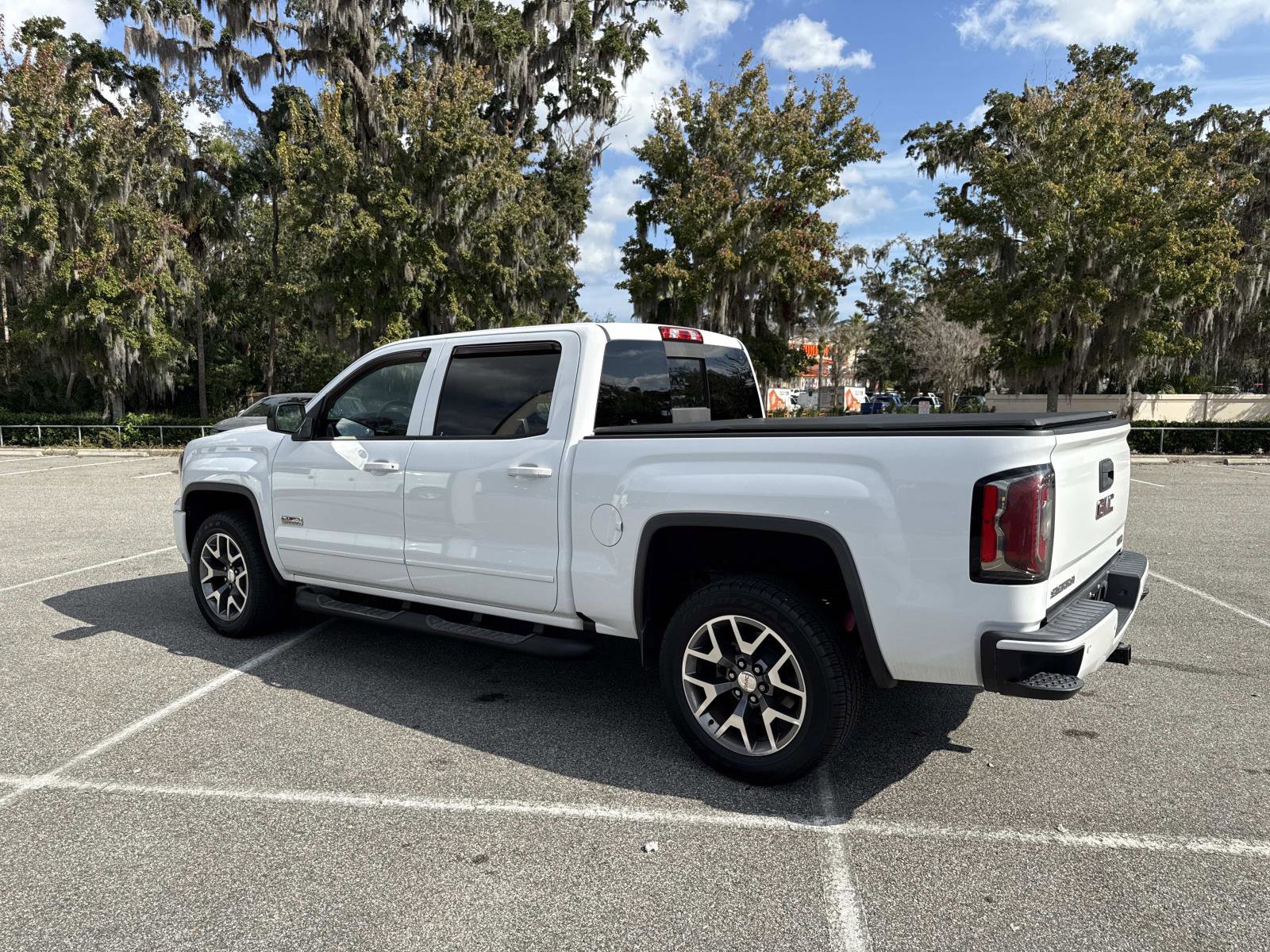 Used 2017 GMC Sierra 1500 SLT image 5