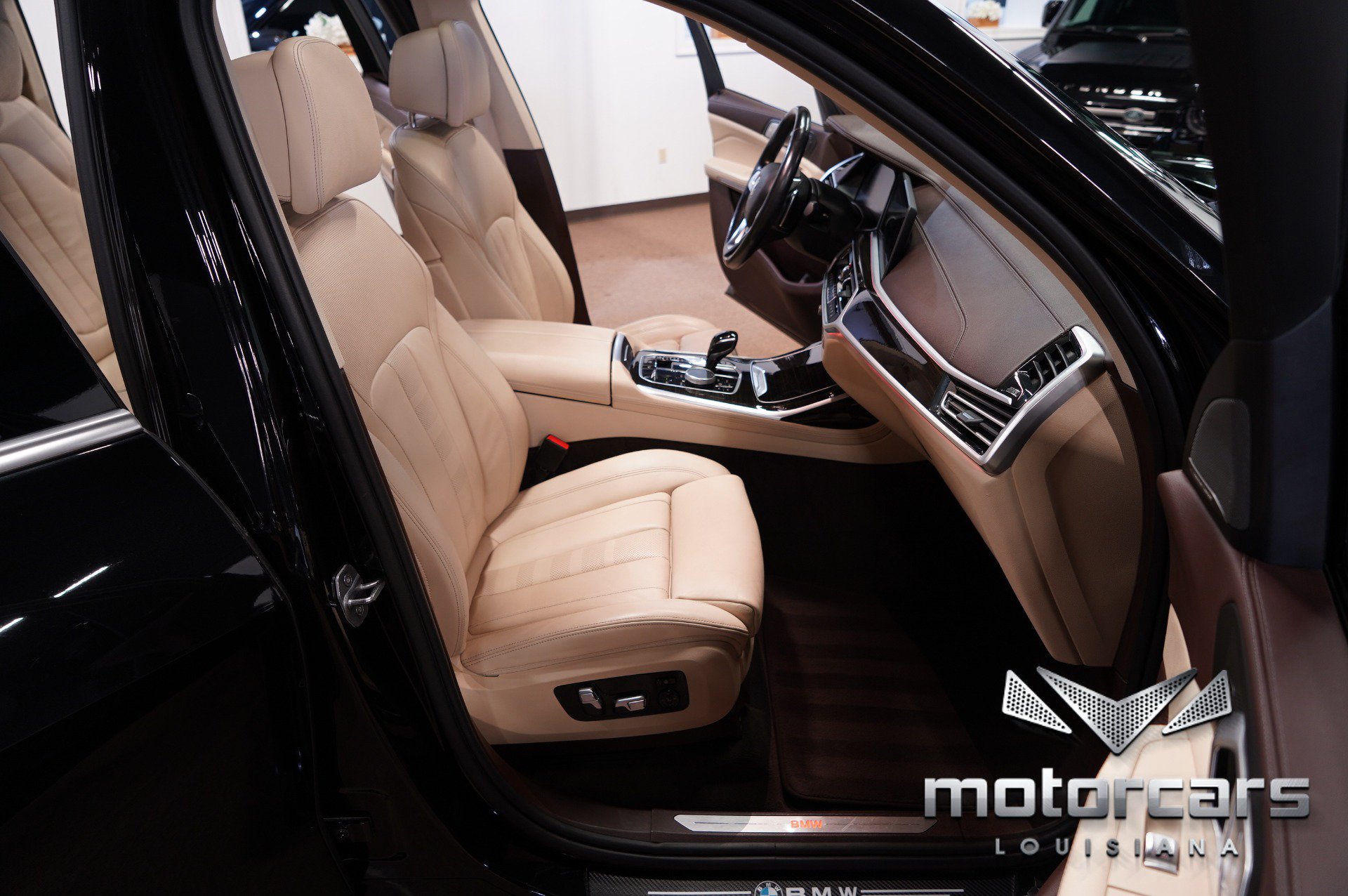 Used 2019 BMW X7 xDrive40i w/ Premium Package AWD/4WD image 28