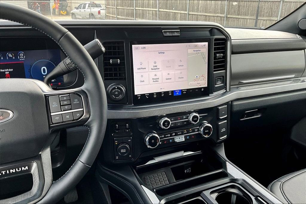 Used 2025 Ford F350 Platinum w/ FX4 Off-Road Package image 6