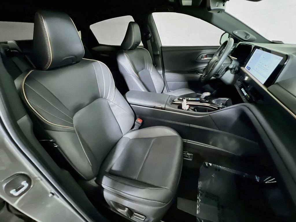 Certified 2024 Toyota Crown Platinum AWD/4WD image 25