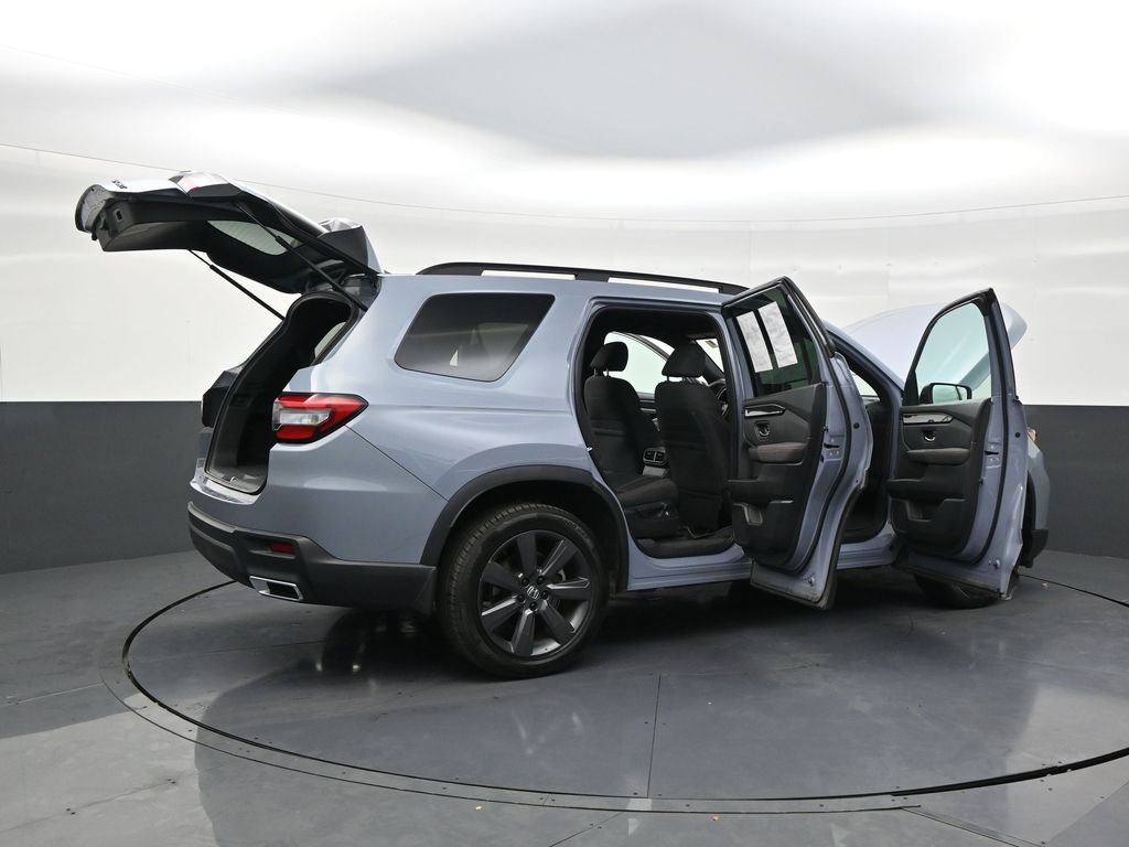 Used 2023 Honda Pilot Sport image 29