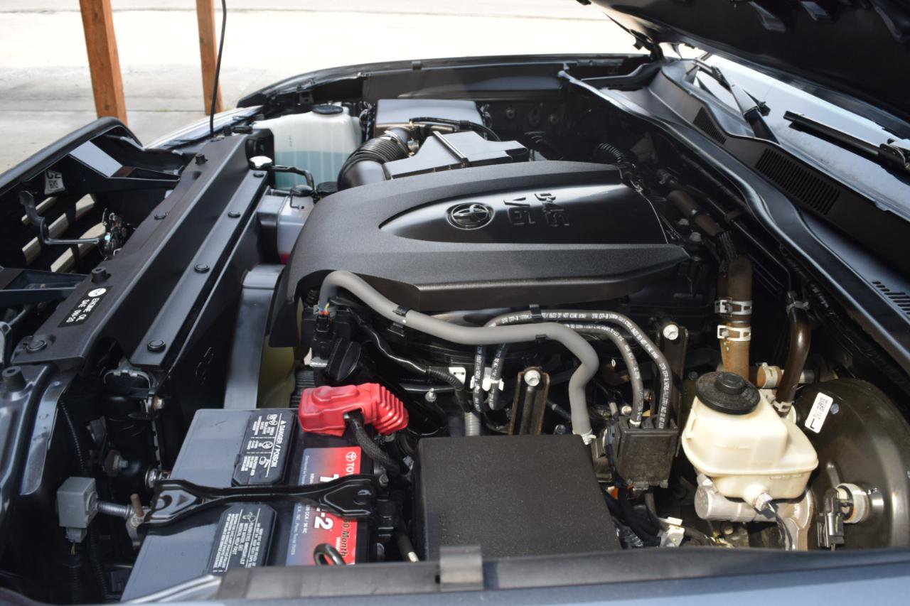 Used 2018 Toyota Tacoma SR5 AWD/4WD image 33