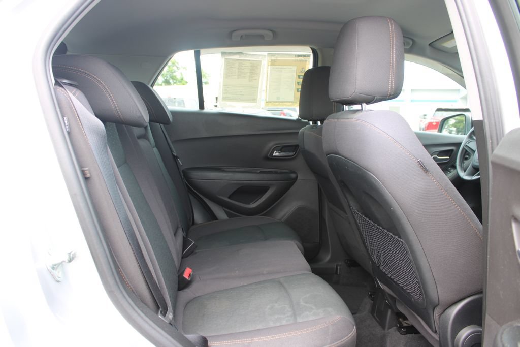 Used 2017 Chevrolet Trax LS FWD image 27