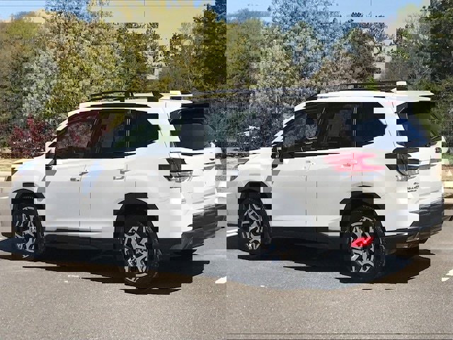 Used 2020 Subaru Forester Premium image 4