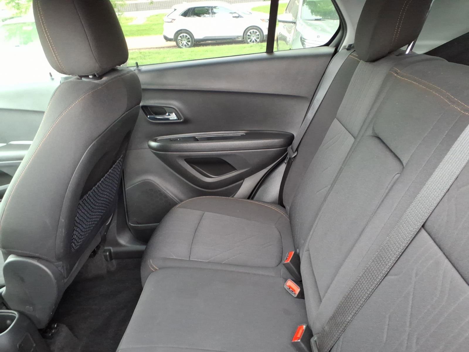 Used 2020 Chevrolet Trax LT FWD image 26