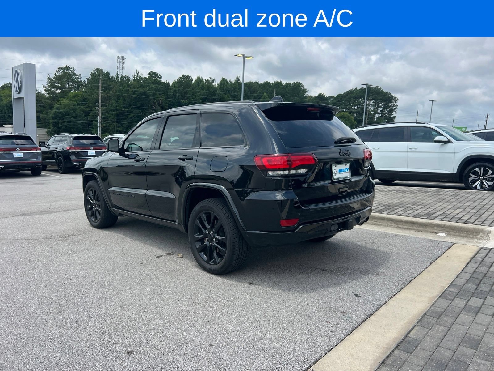 Used 2022 Jeep Grand Cherokee Laredo X RWD image 10