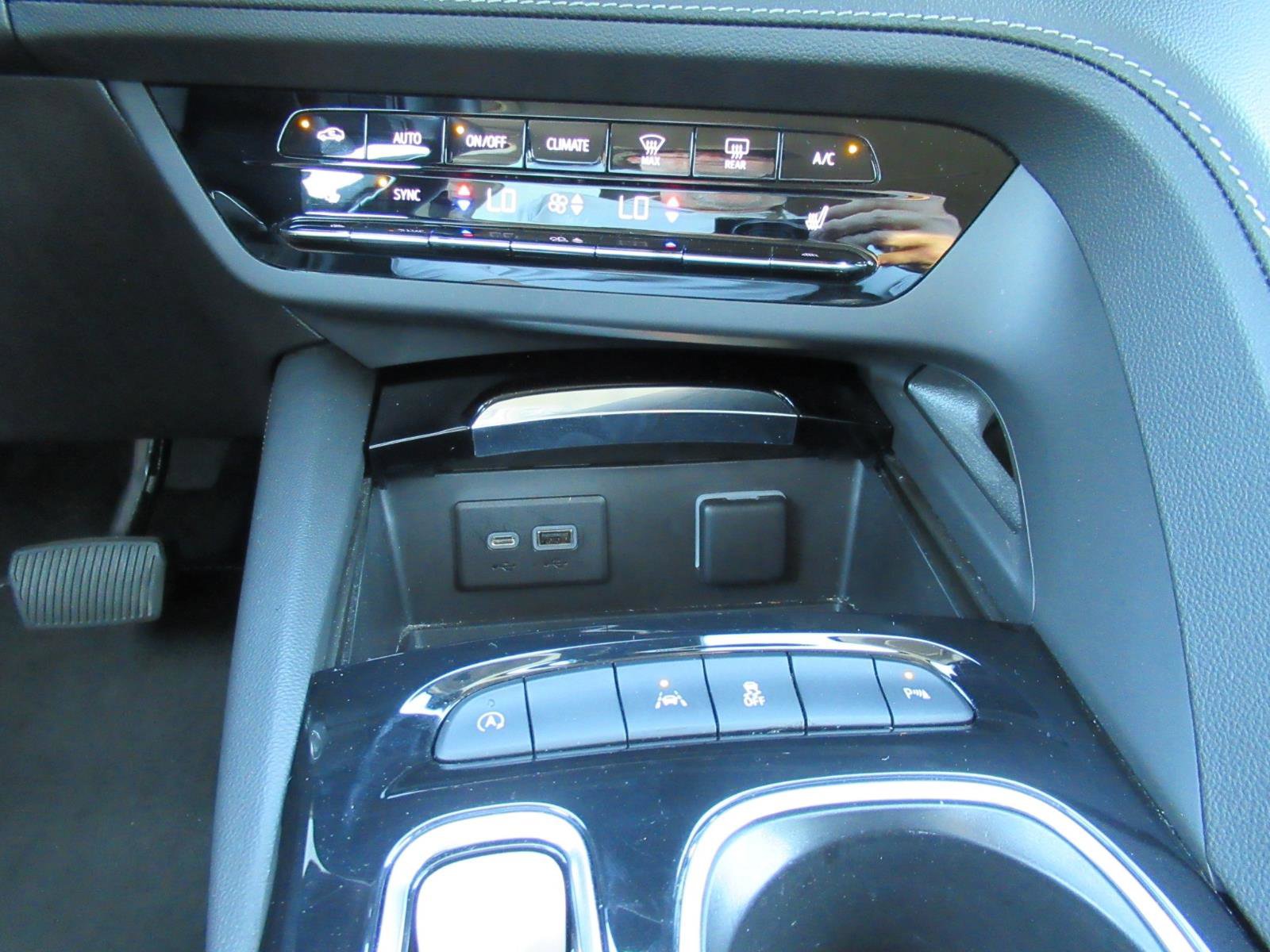 Used 2022 Buick Envision Preferred FWD image 24