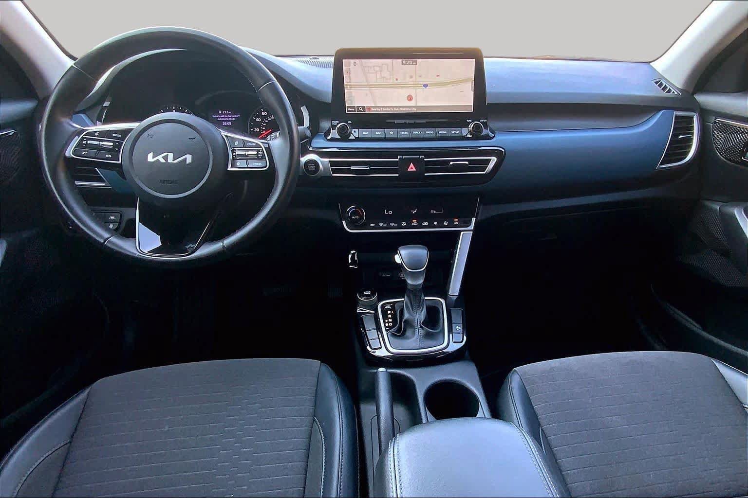 Used 2023 Kia Seltos S w/ Navigation Package FWD image 16