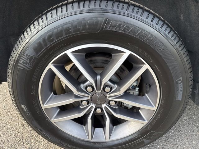 Certified 2022 Jeep Grand Cherokee Limited image 13